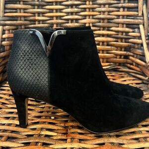 Vince Camuto lylena Booties, Black, Women's 9/40. Great condition!